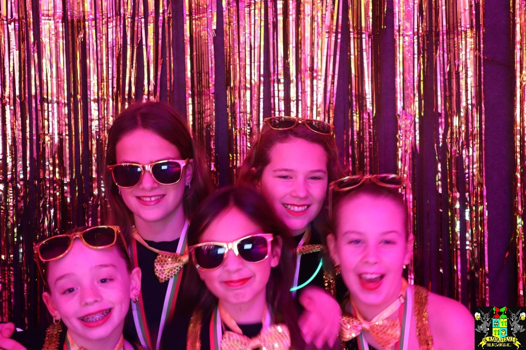 ../Images/Jeugd Opwarmbal Photobooth 095.jpg